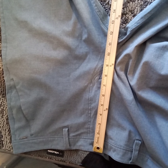 Volcom Blue Flat Front Shorts Casual Style Surf N Turf 4 Way Stretch Mens 38 - Picture 7 of 9
